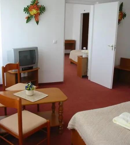 Karoly Отель Мишкольц