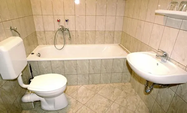 Karoly Отель Мишкольц